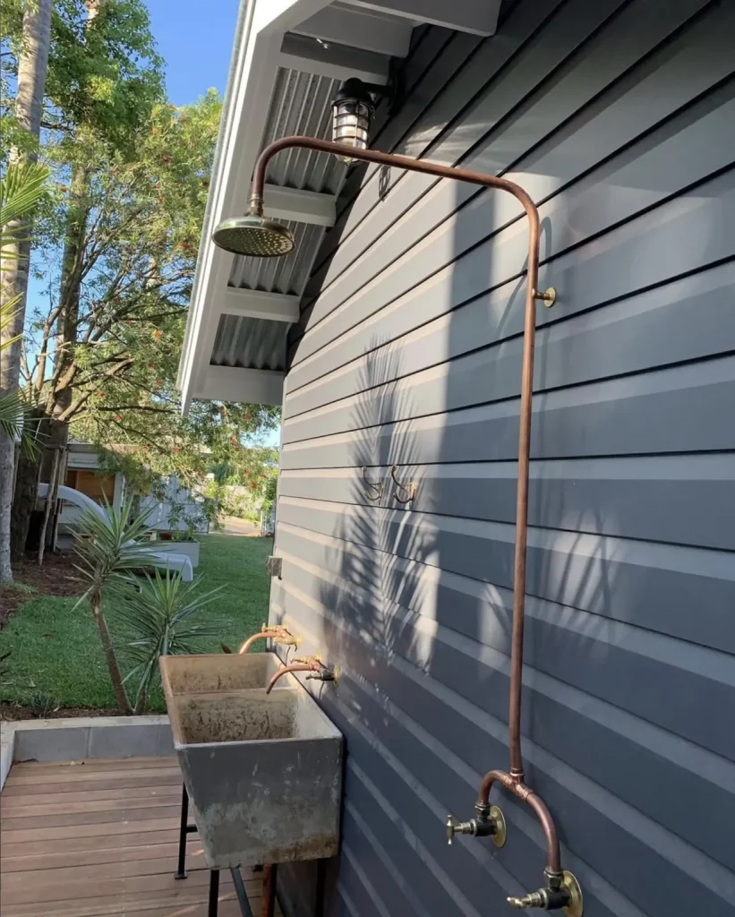 Cabin by Shelter Arc Build